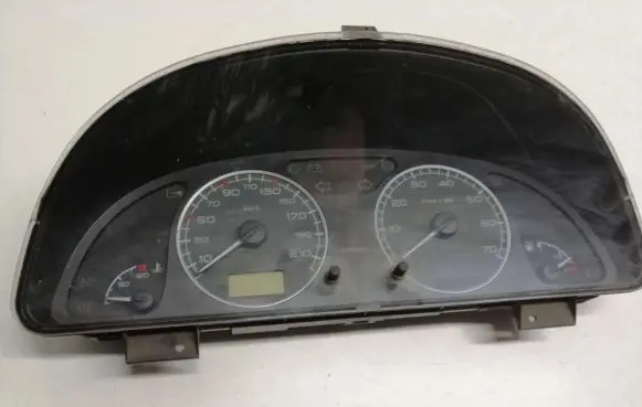 Citroen Xsara Speedometer (instrument cluster) 21653084