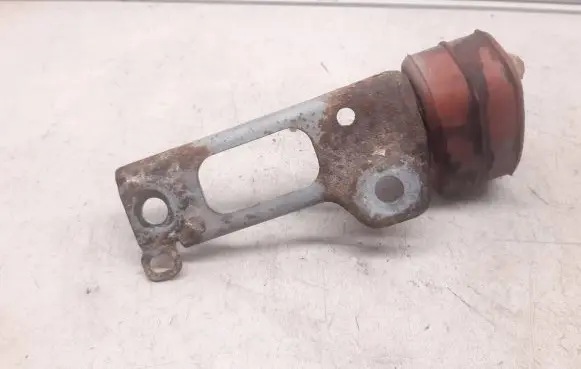Audi A6 S6 C6 4F Muffler mount bracket/holder 