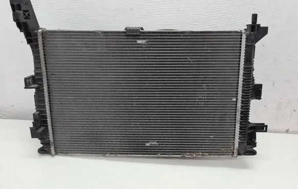 Ford Focus Radiator set BV618005BD DV618C342LE 8V618C607ED
