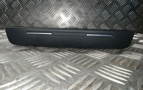 Seat Exeo (3R) Dashboard storage box/compartment 8H0857058F 80897