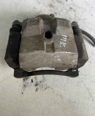 Toyota Prius (XW30) Front brake caliper