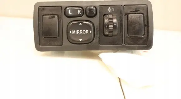 Toyota Avensis T250 Wing mirror switch