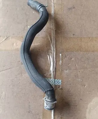 Mercedes-Benz E W212 Oil fill pipe A2125010782