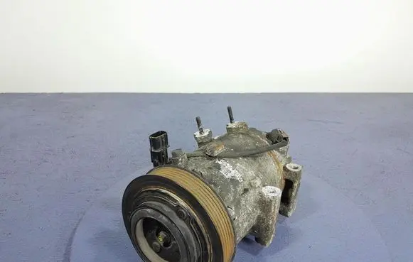 Hyundai ix35 Air conditioning (A/C) compressor (pump)