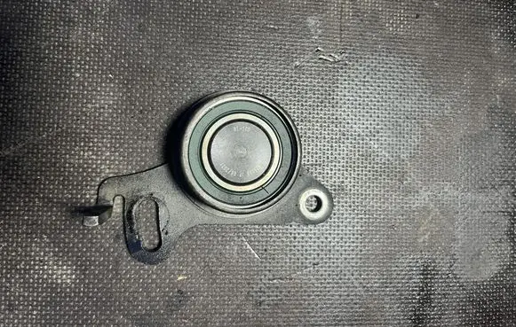 Mitsubishi L200 Belt tensioner pulley 