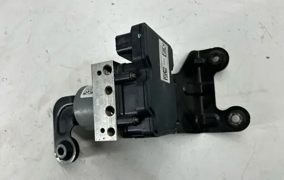 Chrysler Pacifica ABS Pump P68222747AG 68222747AG TYA132635399