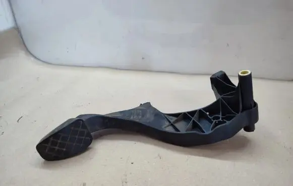 Audi A4 S4 B8 8K Clutch pedal 8K2721316A