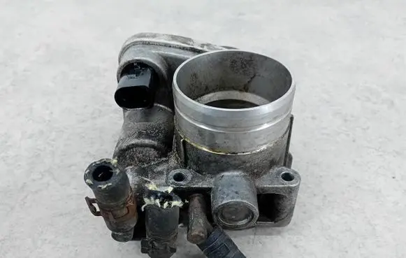 Volkswagen Golf Plus Throttle body valve 06A133062AT