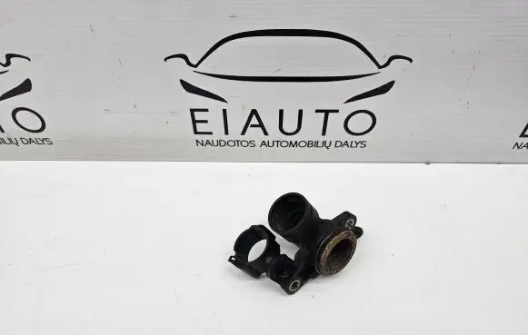 Volkswagen PASSAT CC Engine coolant pipe/hose 06J121132G