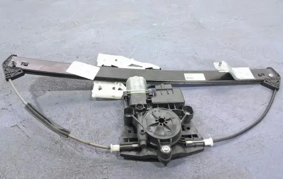 Audi Q2 - Rear door window regulator with motor 81A839462