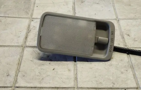 Toyota Corolla Verso AR10 Rear seat light