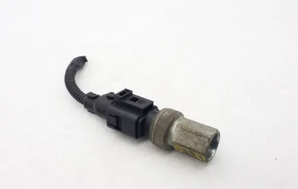 Volkswagen Golf IV Air conditioning (A/C) pressure sensor 1J0959126