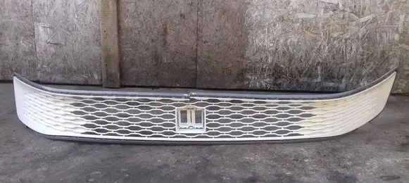 Volkswagen Caddy Front bumper upper radiator grill