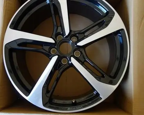 Audi TT TTS RS Mk3 8S R19 alloy rim 8S0601025BD