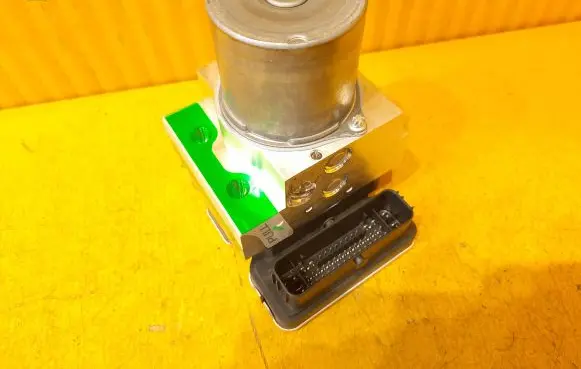 Audi Q7 4M ABS Pump 4M6907379AE 4M6907379B