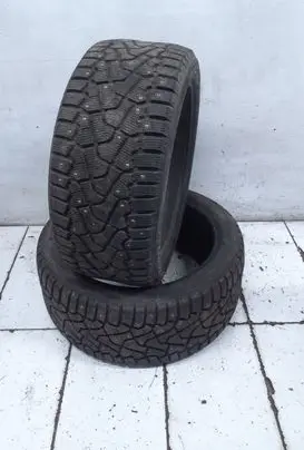 Volkswagen Golf II R20 winter/snow tires with studs 27540R20