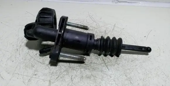 Opel Vectra C Clutch master cylinder 