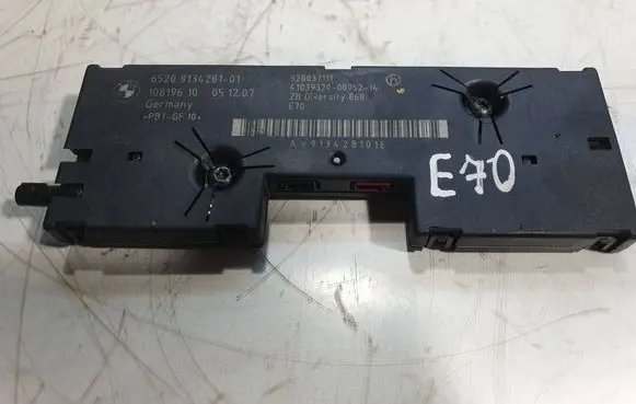 BMW X5 E70 Aerial antenna amplifier 9134281 10819610 920037111