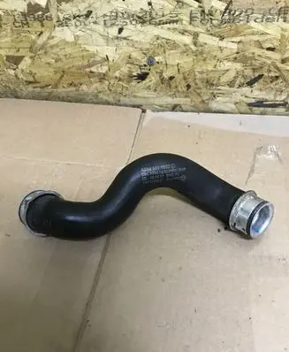 Mercedes-Benz E W212 Engine coolant pipe/hose A2045011682