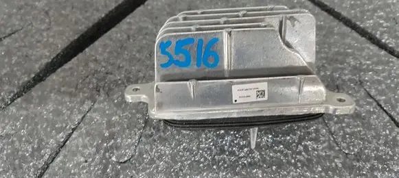 Renault Megane IV Voltage converter/converter module 90072332