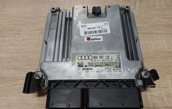 Audi Q5 SQ5 Engine control unit/module 8R0907115J