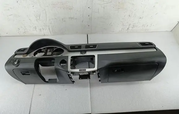 Volkswagen PASSAT B7 Dashboard 