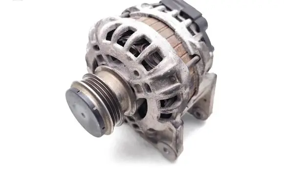 Dacia Sandero Generator/alternator 231003730R
