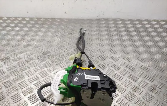 KIA Sorento Front door lock 81310C5020