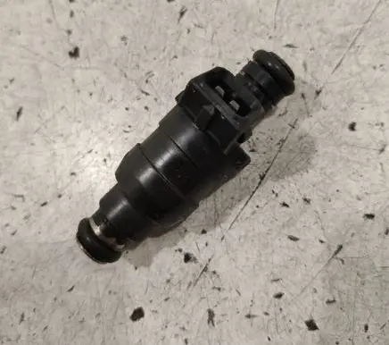 BMW 7 E38 Fuel injector D3763FA