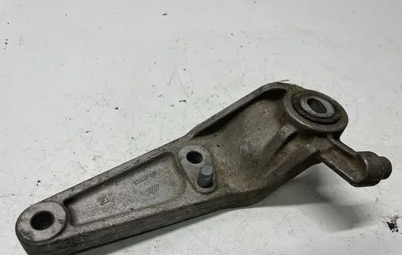 Opel Corsa E Gearbox mounting bracket 13130723