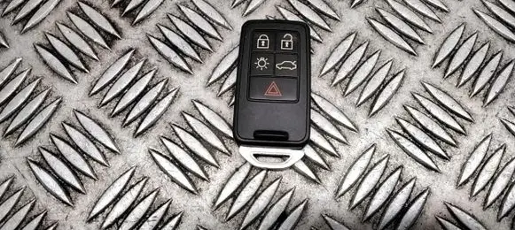 Volvo V70 Ignition key/card 