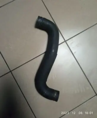 Subaru Legacy Engine coolant pipe/hose