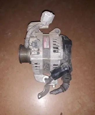 Toyota RAV 4 (XA40) Generator/alternator 2706026081