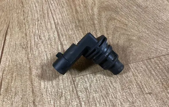Opel Insignia A Camshaft position sensor 55201876
