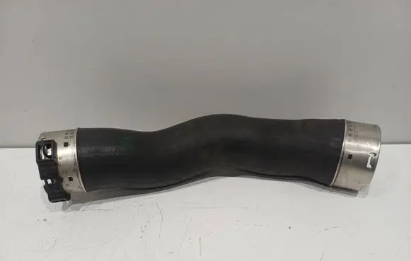 BMW 5 F10 F11 Intercooler hose/pipe 521108a
