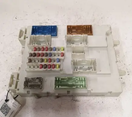 Volvo V40 Fuse module 31394135 00000505