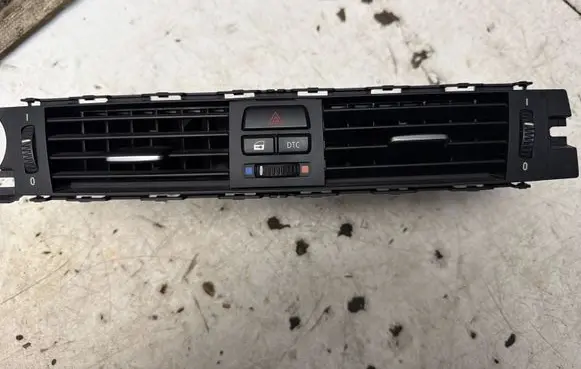 BMW 3 E90 E91 Dash center air vent grill 14482110