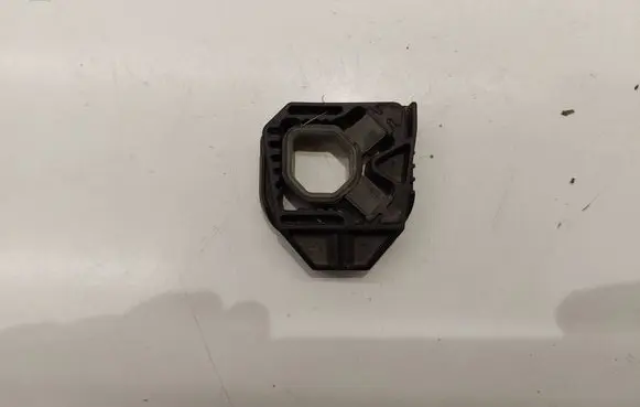 Audi A3 S3 8P Radiator mount bracket 1K0121367B