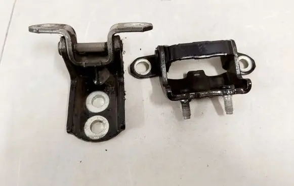 Nissan Qashqai Rear door hinge set 