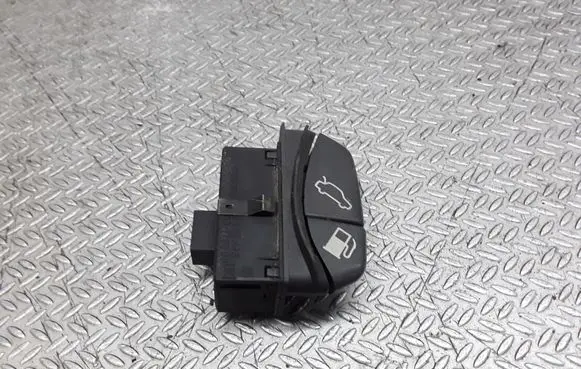 Volvo S70 V70 V70 XC Tailgate opening switch 9162946