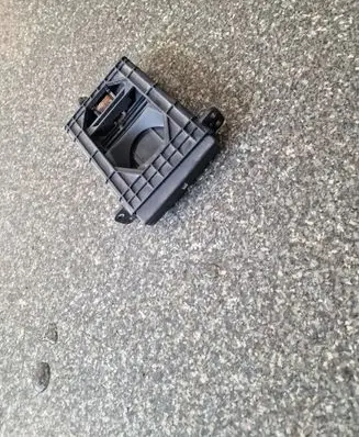 Cup holder front