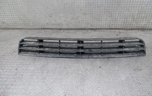 Audi A6 S6 C4 4A Front bumper lower grill 4A0807683