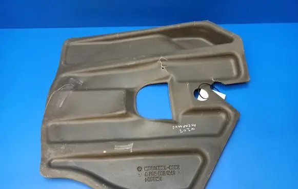 Mercedes-Benz E C207 W207 Other trunk/boot trim element A2046821441