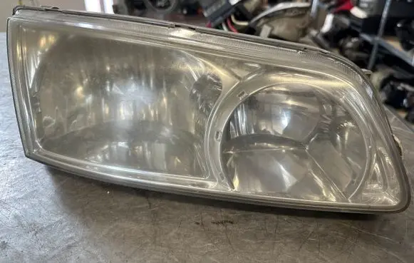 Hyundai H-1, Starex, Satellite Headlight/headlamp 010110999000