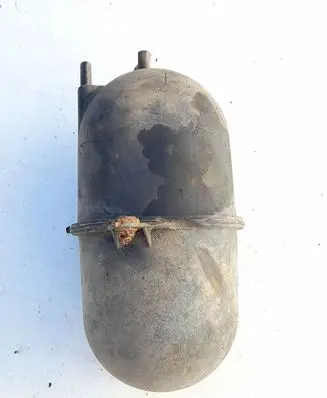 Vacuum air tank