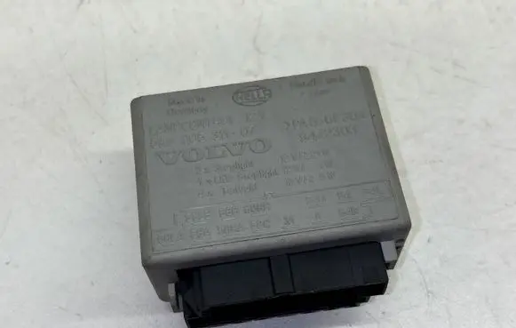 Volvo S70 V70 V70 XC Light module LCM 9442303