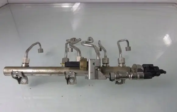 BMW 3 E92 E93 Fuel main line pipe 7562474