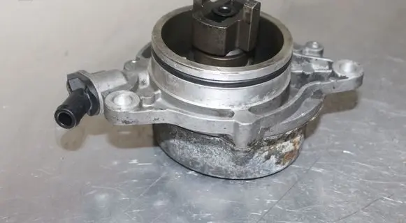 BMW X3 E83 Vacuum pump 7791232