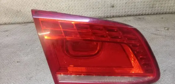 Volkswagen PASSAT B7 Tailgate rear/tail lights 3AE945307B