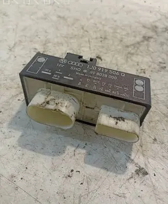 Volkswagen Golf IV Coolant fan relay 1J0919506Q 898038000